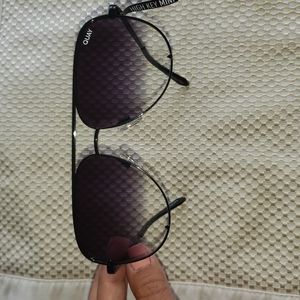 Never worn Quay high key mini sunglasses